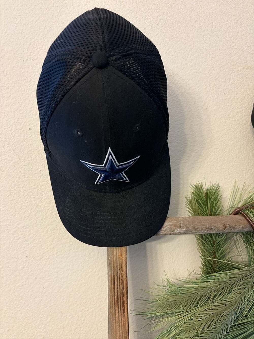 New Era Dallas Cowboys  Hat Size L/XL Black Trucker Cap